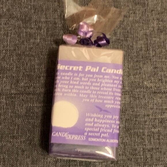Secret Pal Candle - Picture 1 of 1